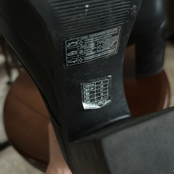 Forever 21 Black Lace Up Boots with Chunky Sole - Picture 11 of 12